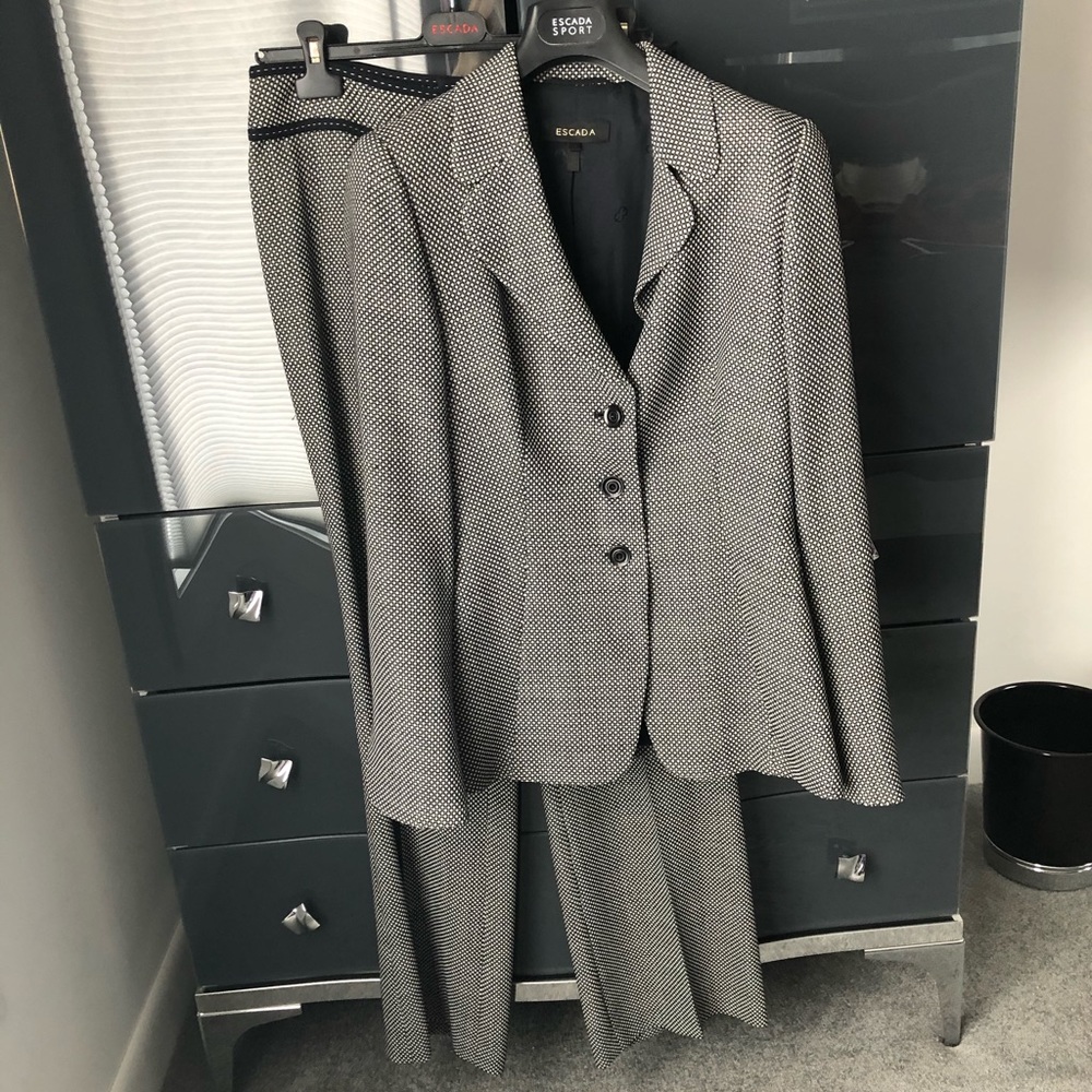 COPY - Escada patterned pantsuit